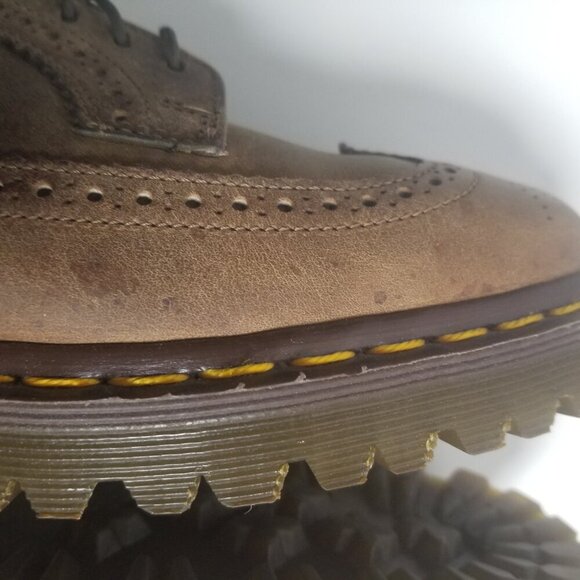 VTG 90s Mens DR MARTENS 3989 Brown Wingtip Shoes Y2K, Preppy, Academia Sz 7